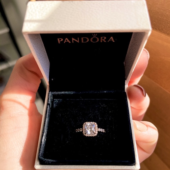 Pandora Jewelry - Pandora Rose gold ring ✨